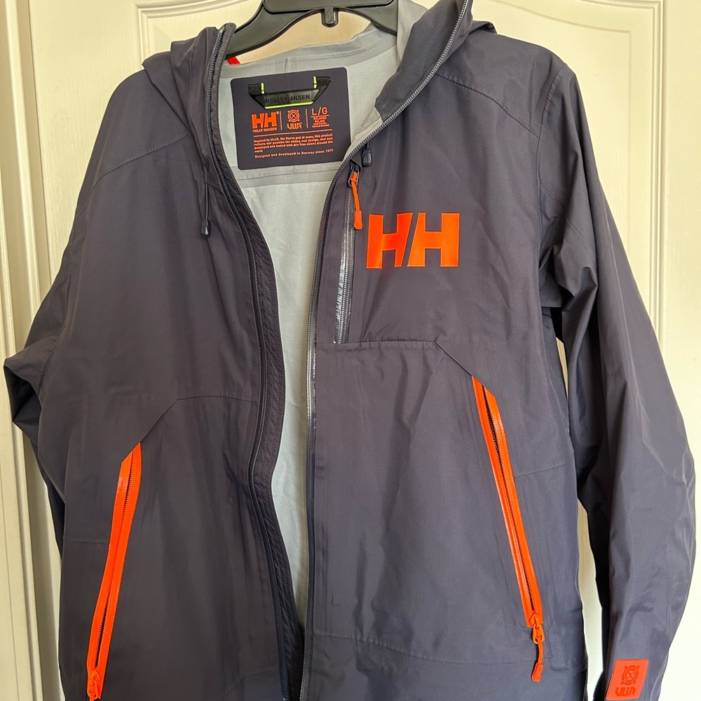 EUC Helly Hansen hooded ski jacket